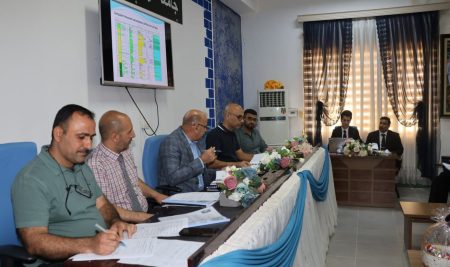 قسمي   جيولوجيا النفط والمعادن           والتقانة الاحيائية في كلية العلوم يناقشان  بحوث تخرج الطلبة.