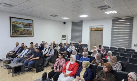 رئاسة قسم علوم الفيزياء تعقد إجتماع لتدريسي القسم.