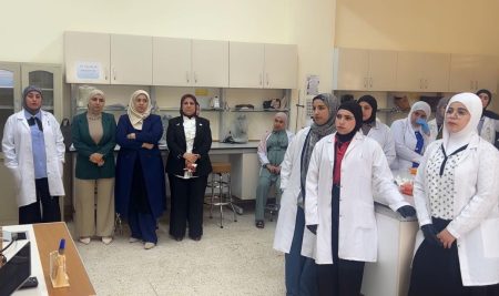 ندوة علمية في كلية العلوم تناقش واقع إعادة التدوير وتحديات إدارة النفايات.